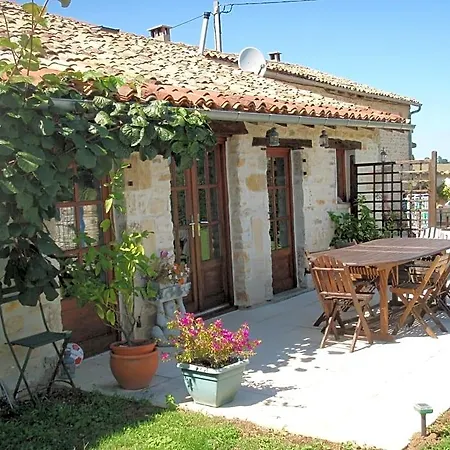 Chatenet Bed & Breakfast 3*